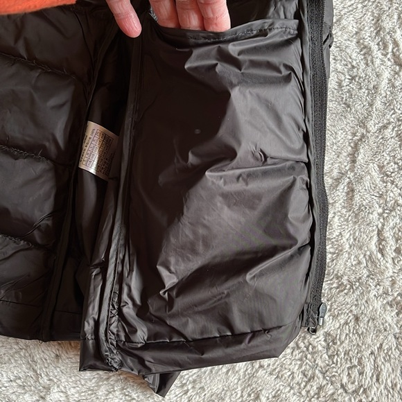 Generic Black Puffer Jacket,  Ladies Size M  NWOT - Picture 4 of 7